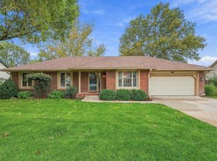 701 E Dover Dr, Valley Center, KS 67147