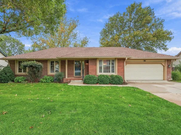 701 E Dover Dr, Valley Center, KS 67147