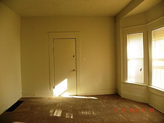 3rd image of 6921 Agnes Ave