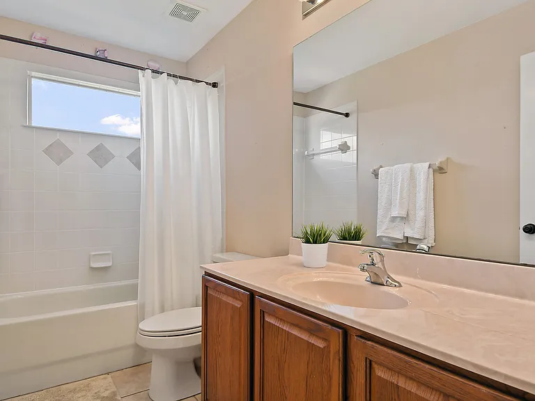 12713 Grovehurst Ave — Photo 22