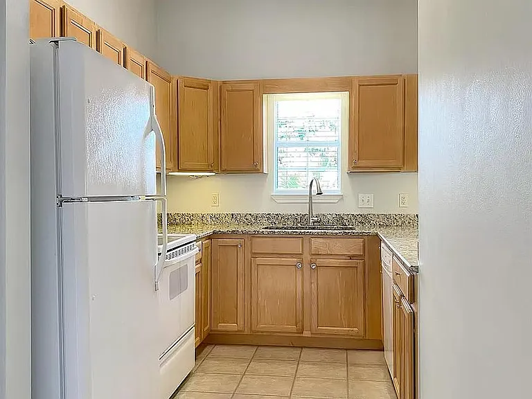 4 Yacht Club Dr #9 — Photo 5