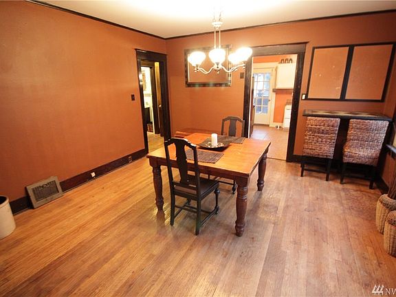 4th image of 1017 S Steele St