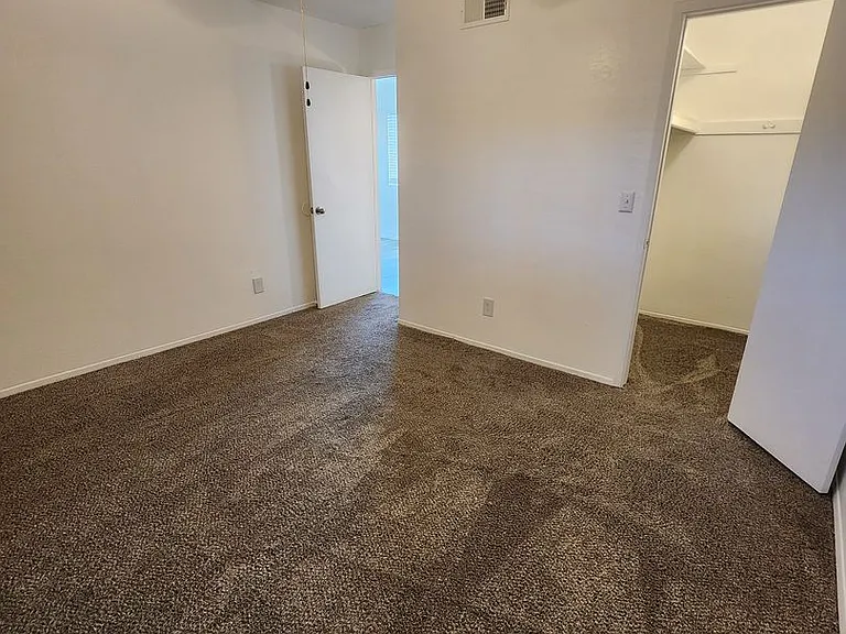 2010 N Lazona Dr — Photo 15