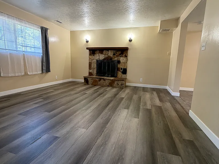 762 E Baker Dr — Photo 5