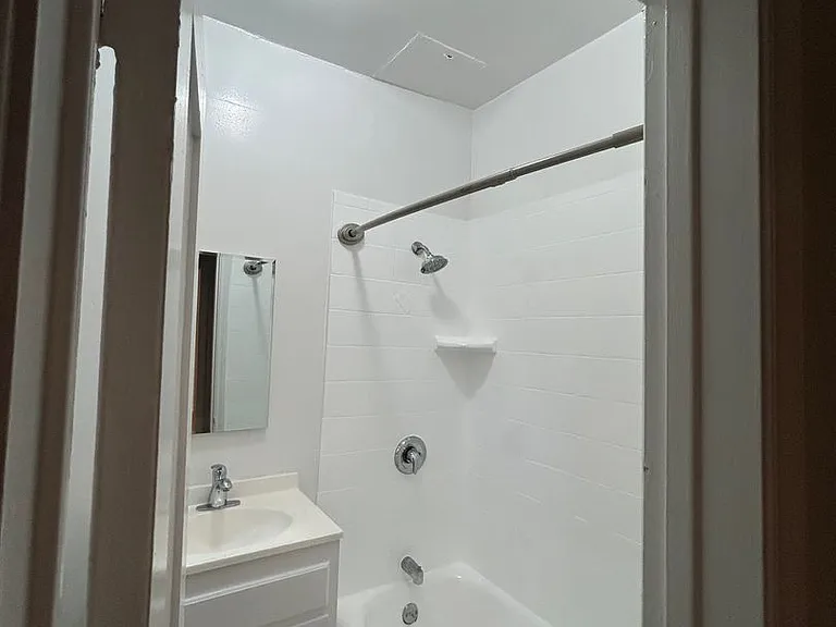 Val D' Kingsley LLC — Photo 32