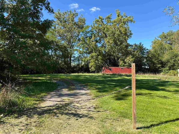 2000 Geller Dr, Adrian, MI 49221