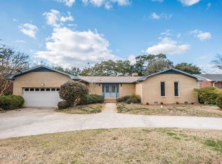 168 Leslie Drive, Hubert, NC 28539