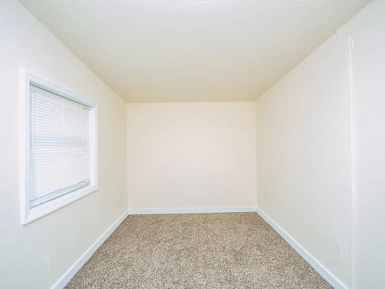 411 S Marion St — Photo 15