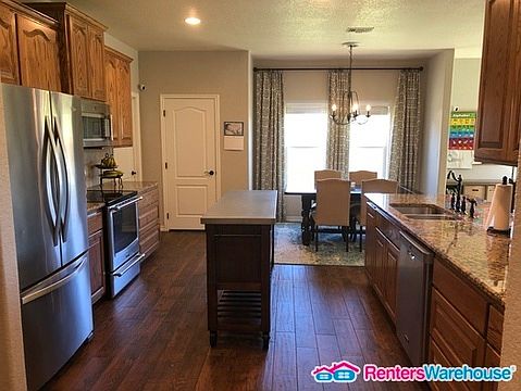4th image of 237 Meadowlakes Dr