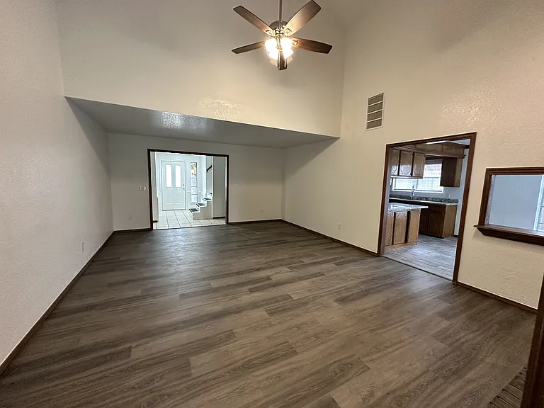 11832 SW 4th St — Photo 4