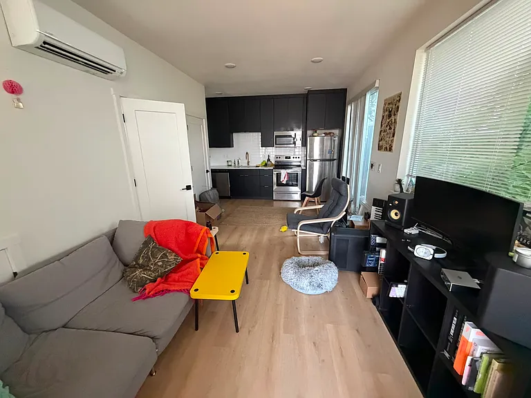 12075 SE Oak St — Photo 1