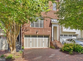 6734 Darrells Grant Pl, Falls Church, VA 22043