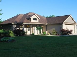 N873 Club Circle Dr, Prairie Du Sac, WI 53578