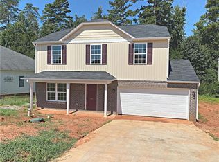 1661 Mayfair Dr, Conover, NC 28613