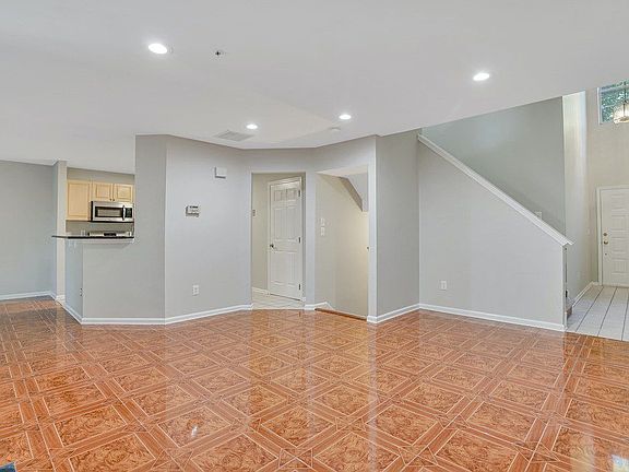 4th image of 3804 Scenic Ct