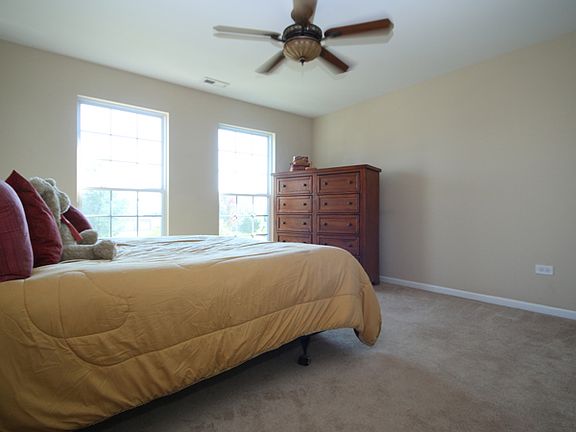 3rd image of 455 Cardinal Ln
