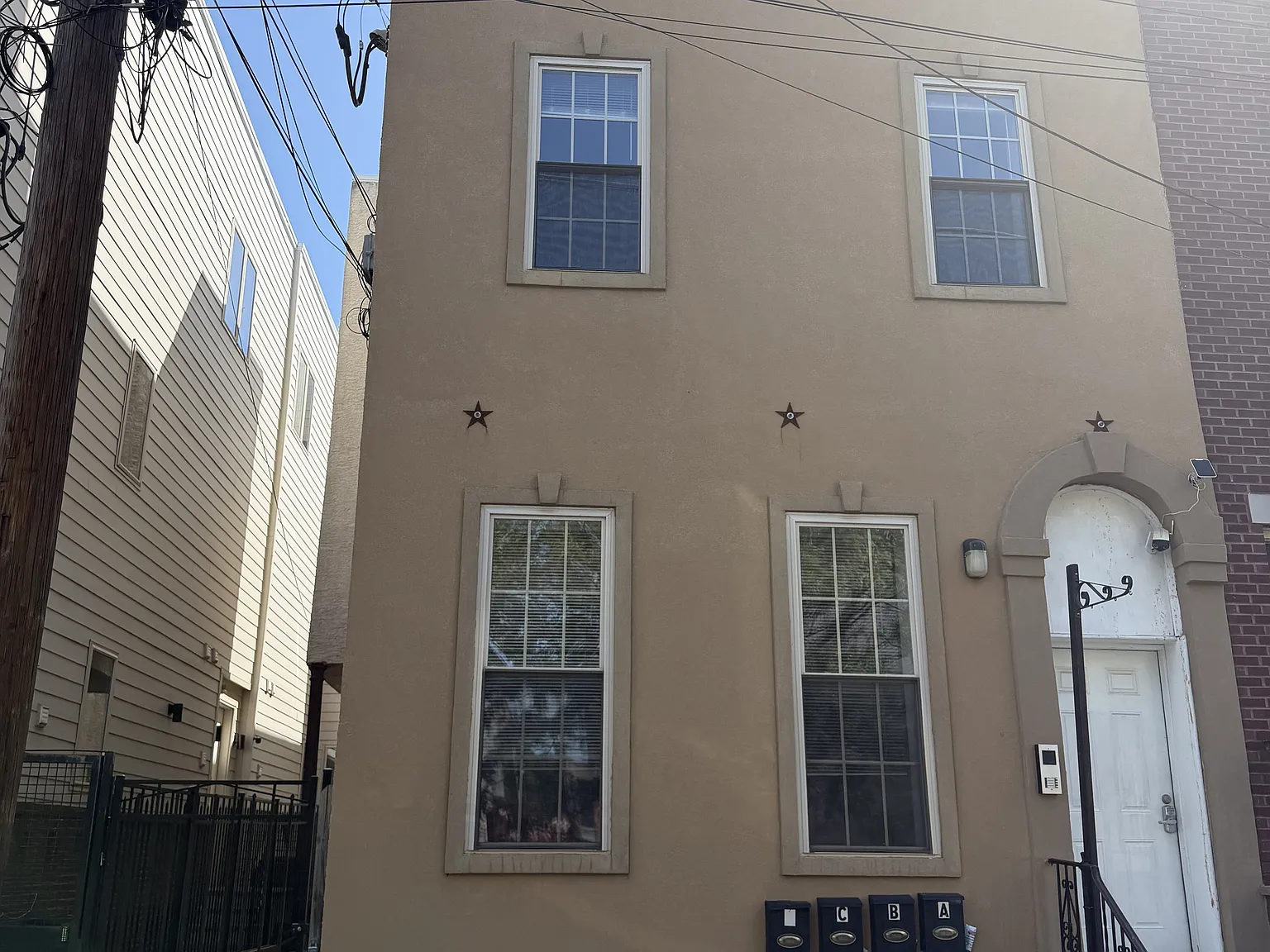 2 bed, 725 sqft, $1,850 — Photo 1