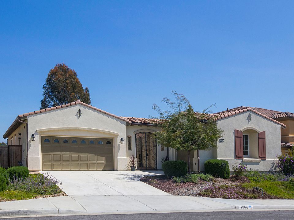 1st image of 1086 Village Dr