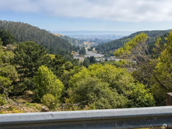 2247 Tunnel Rd, Oakland, CA 94611