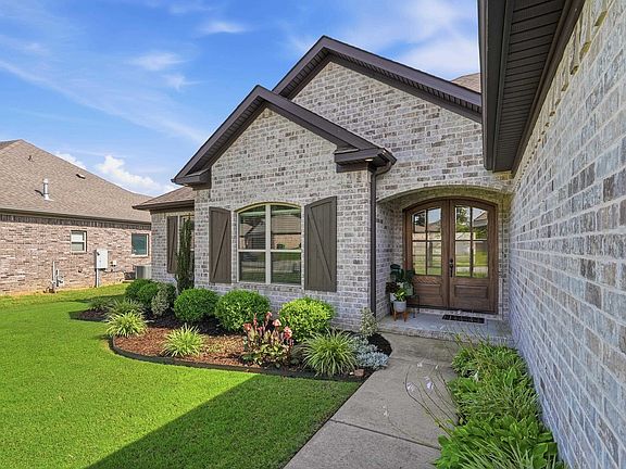 2nd image of 9431 Oak Forest Ln