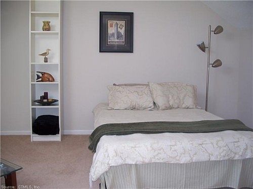 5th image of 24 Whitney Ln