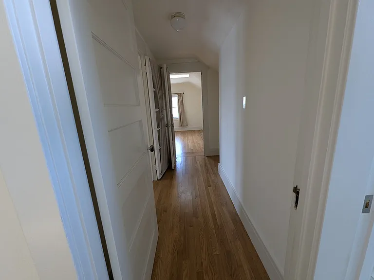 500-502 Russia Ave — Photo 6