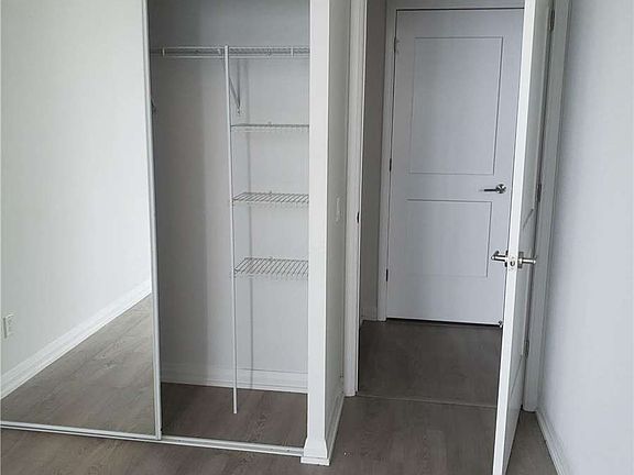 5th image of 7895 Jane St Unit 1009