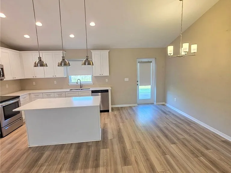 5523 Castania Dr — Photo 4