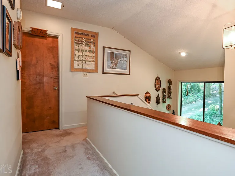 225 Snapfinger Dr — Photo 17