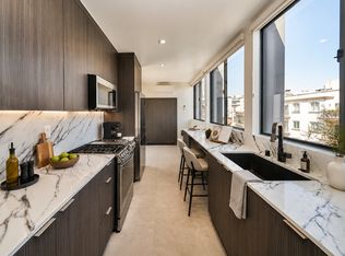 137-145 S Maple Dr #E5393B028, Beverly Hills, CA 90212