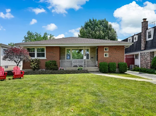 125 N Cornell Ave, Villa Park, IL 60181