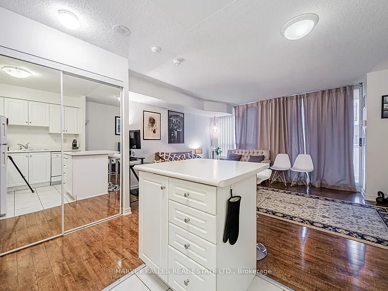 43 Eglinton Ave E #1101 — Photo 8