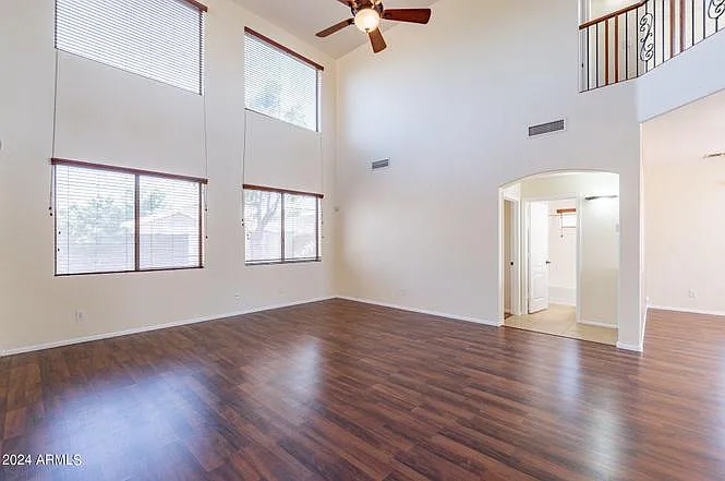 1405 E Baker Dr — Photo 2