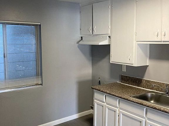 3rd image of 5309 Maywood Ave #2