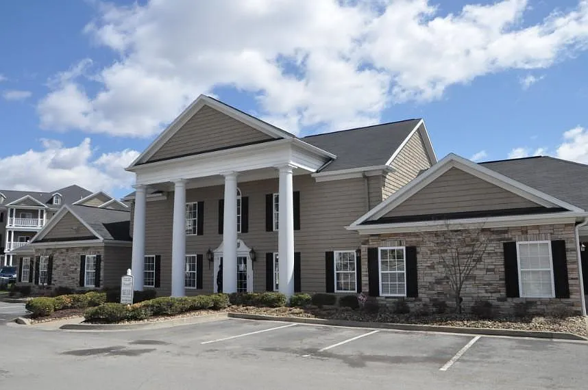 2537 Suncrest Vlg