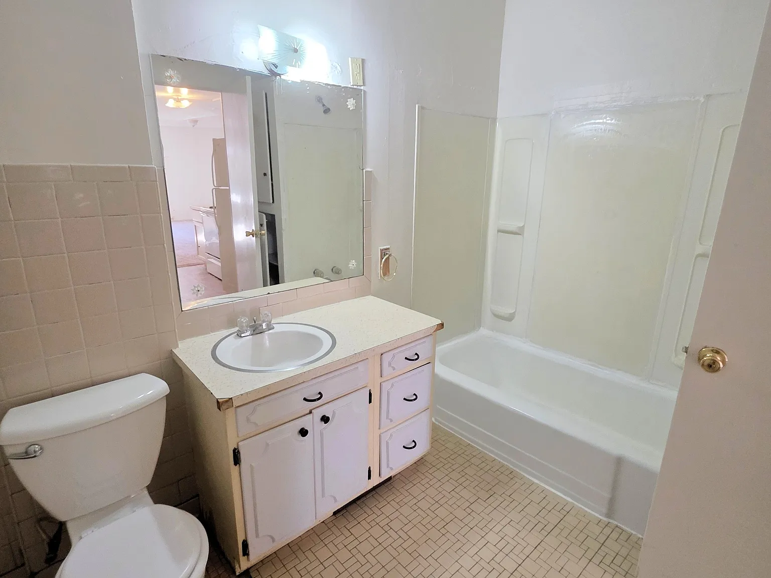 2 bed, $985 — Photo 3
