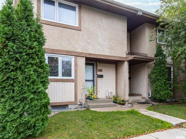 1128 McKercher Drive #30, Saskatoon, SK S7H 4Y7