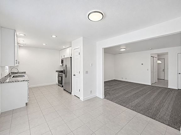 3rd image of 6744 Hooker St