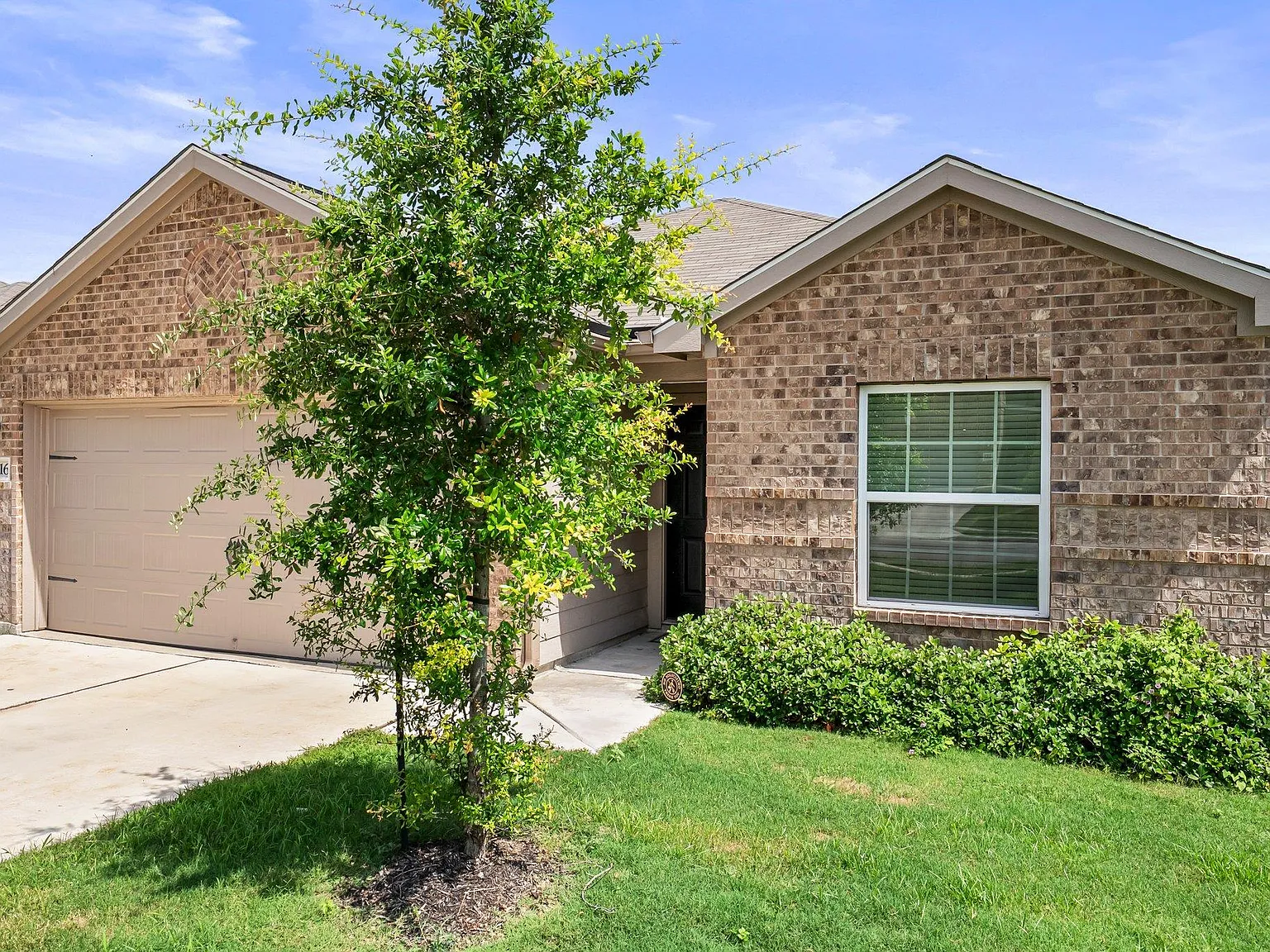 3 bed, 2.0 bath, 1525 sqft, $1,700 — Photo 4