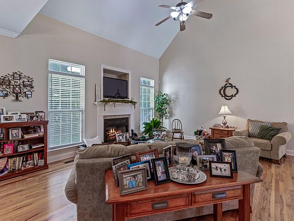 3rd image of 517 Kailors Cove Cir