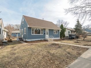 572 Desnoyer Ave, Saint Paul, MN 55104