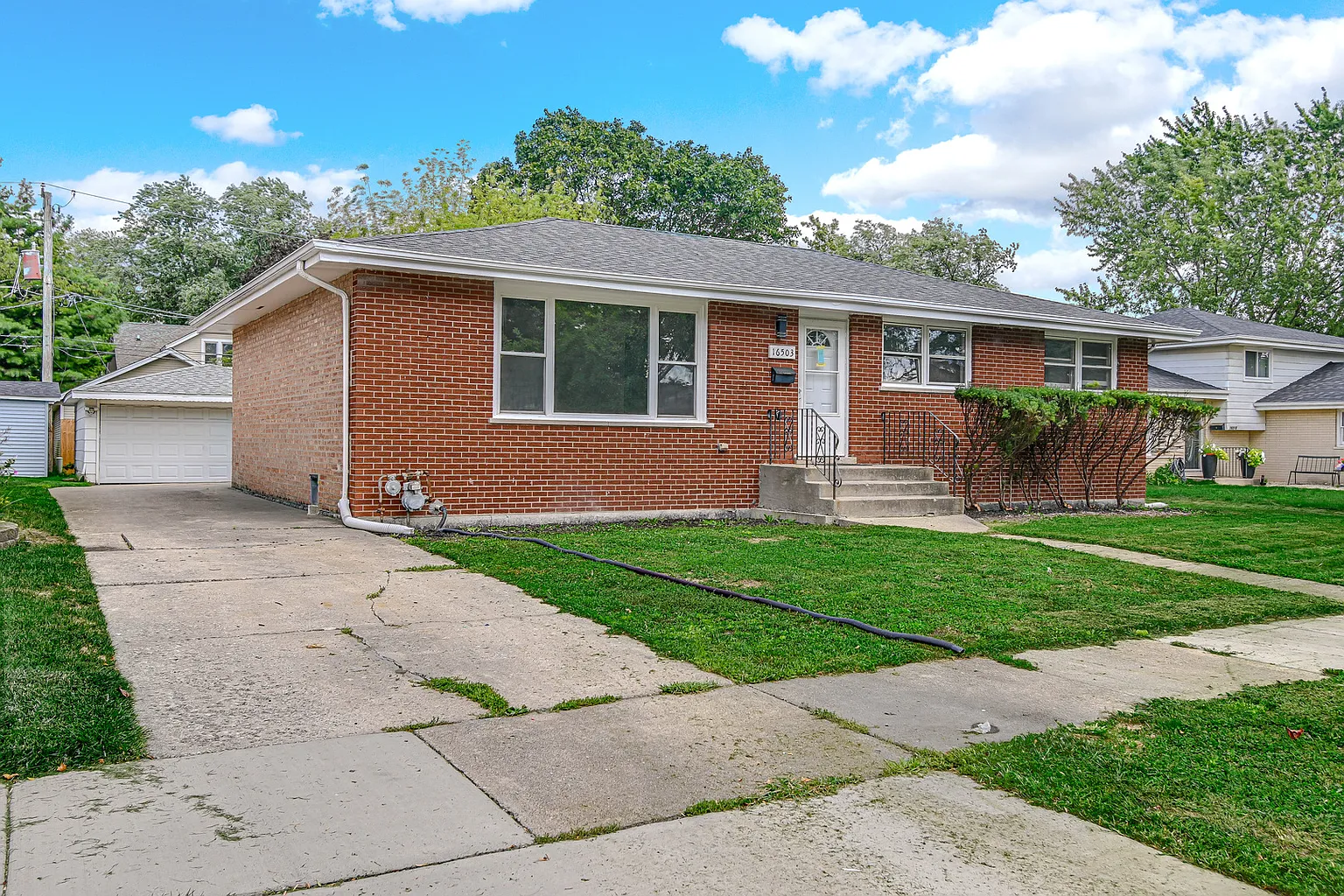 16503 Louis Ave photo 1