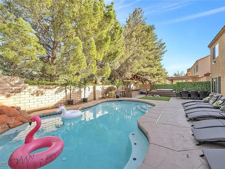 2728 Monrovia Dr — Photo 8