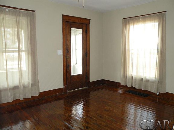 4th image of 621 Grand Ave