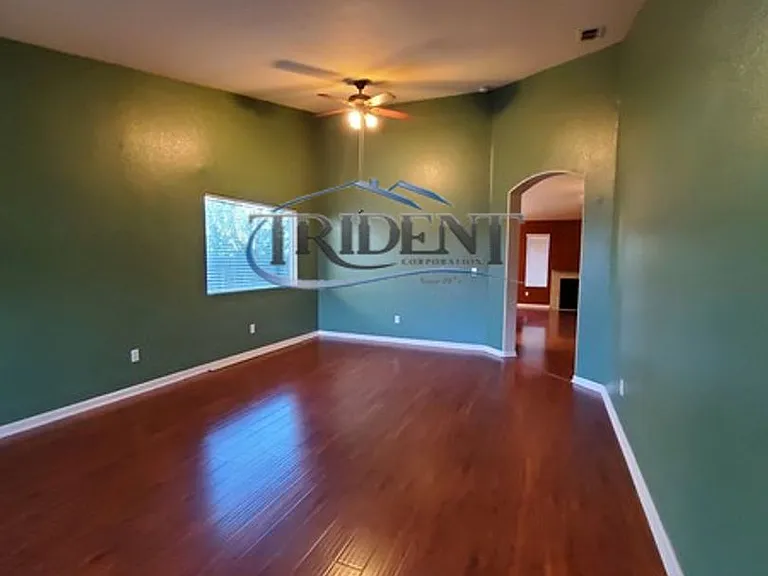 1221 Plumas Links St — Photo 5