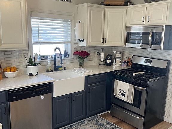3rd image of 43 Seafoam St