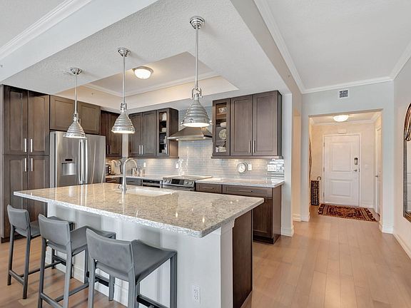 3rd image of 444 Bay Colony Drive N