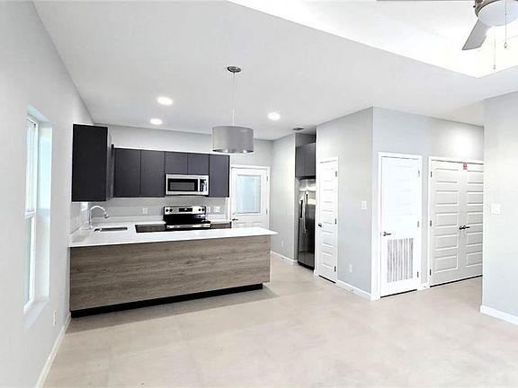 3rd image of 906 N Abbey Ave #3
