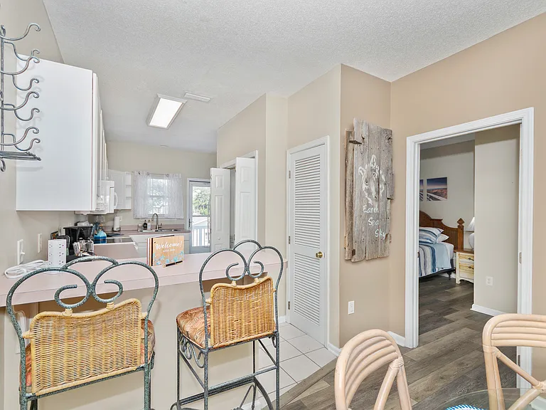 4612 Surf St #1 — Photo 24