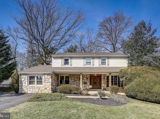 1220 Dundee Dr, Dresher, PA 19025